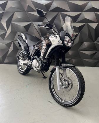 YAMAHA XTZ 250 TÉNÉRÉ YAMAHA XTZ 250 TÉNÉRÉ